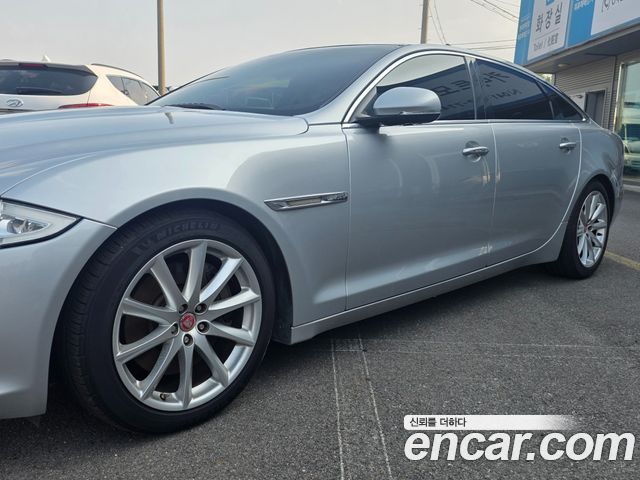Jaguar XJ 2015 — photo 3
