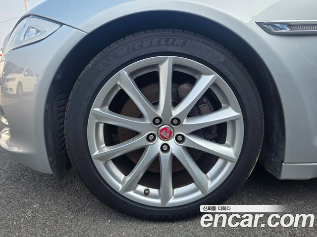 Jaguar XJ 2015 — photo 5