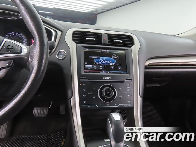 Ford Fusion 2014 — photo 11