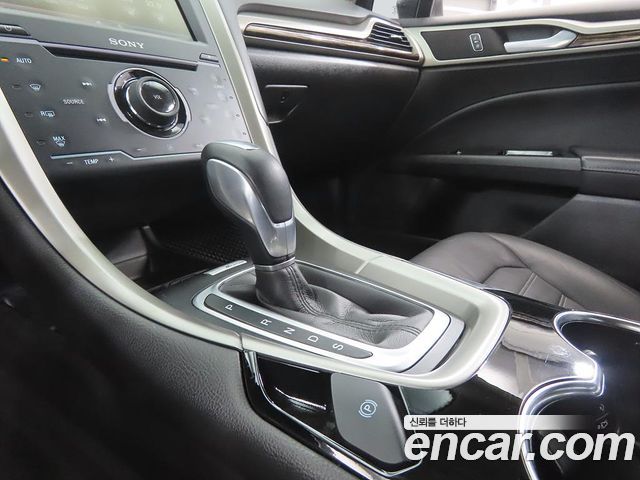 Ford Fusion 2014 — photo 12