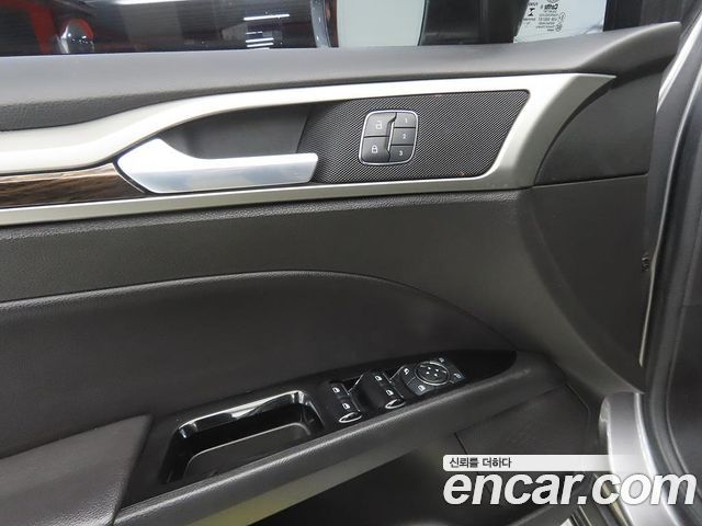 Ford Fusion 2014 — photo 16