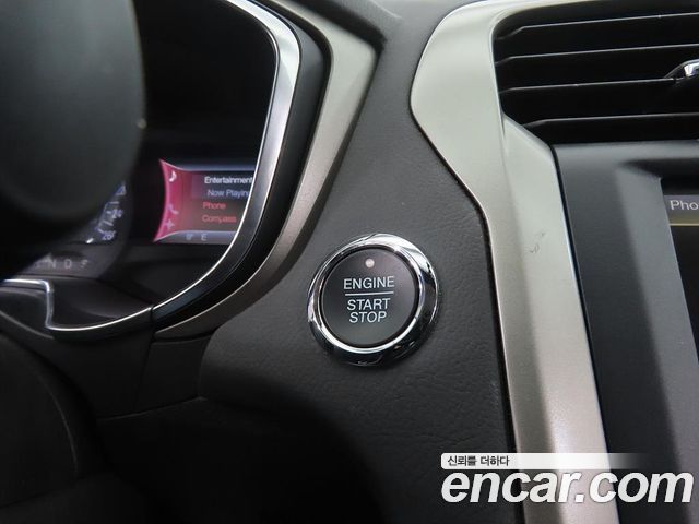 Ford Fusion 2014 — photo 17