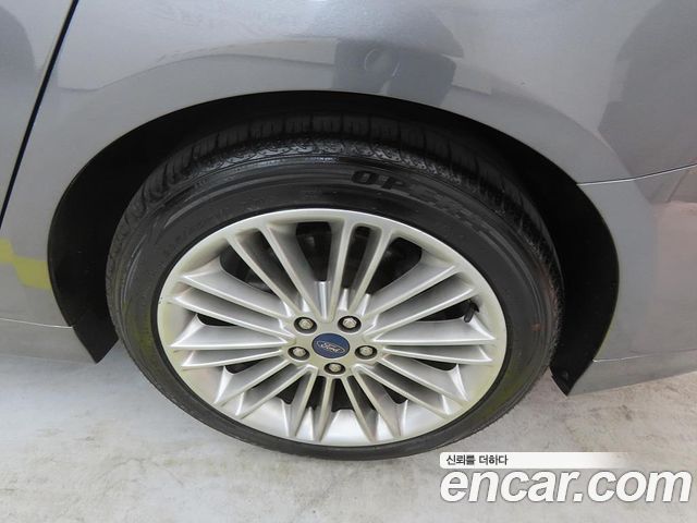 Ford Fusion 2014 — photo 20