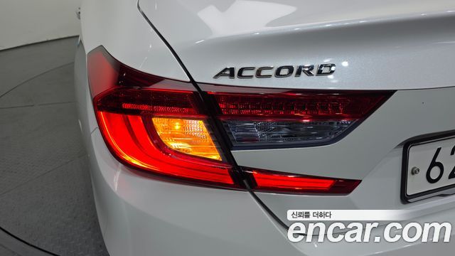 Honda Accord 2019 — photo 9