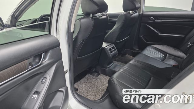 Honda Accord 2019 — photo 29