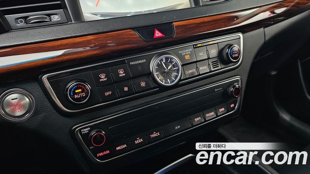 Kia K7 2016 — photo 18
