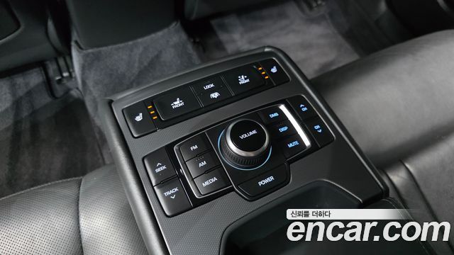 Hyundai Genesis 2016 — photo 17