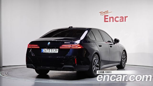 BMW 5-Series 2024 — photo 2