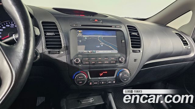 Kia K3 2013 — photo 18