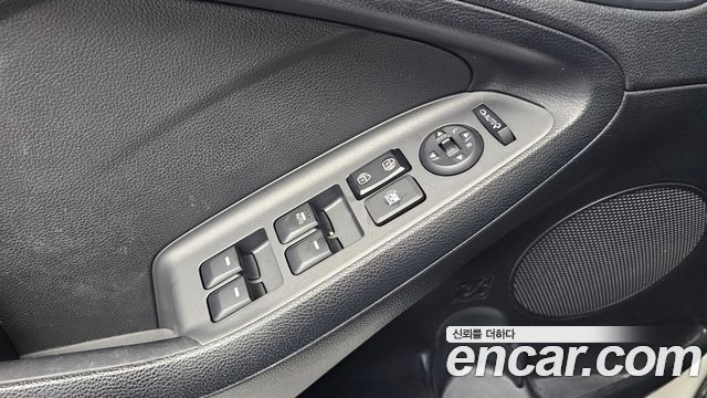 Kia K3 2013 — photo 28
