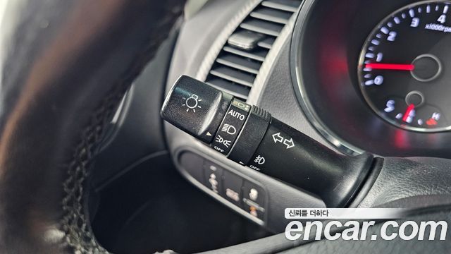 Kia K3 2013 — photo 29