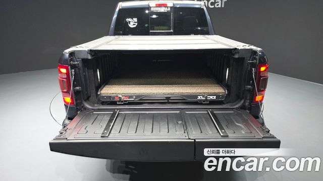 Dodge Ram Pick Up 2020 — photo 20