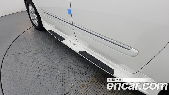 Kia Canival 2013 — photo 25