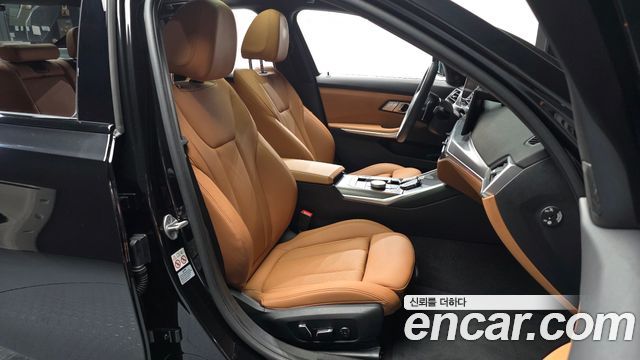 BMW 3-Series 2024 — photo 17