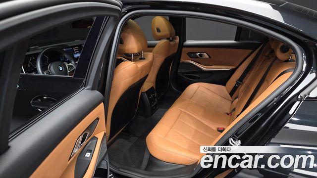 BMW 3-Series 2024 — photo 18