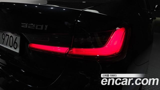 BMW 3-Series 2024 — photo 9