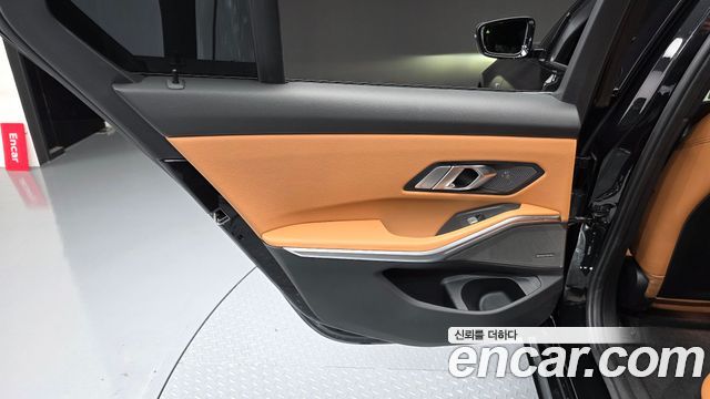 BMW 3-Series 2024 — photo 15
