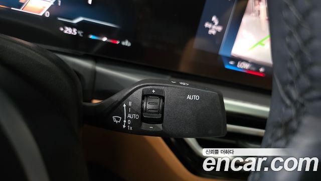 BMW 3-Series 2024 — photo 27