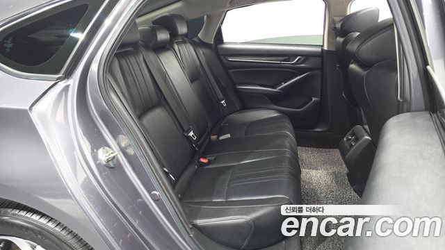 Honda Accord 2019 — photo 17