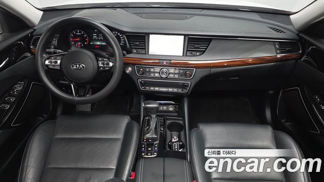 Kia K7 2017 — photo 10