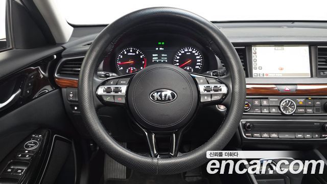 Kia K7 2017 — photo 18