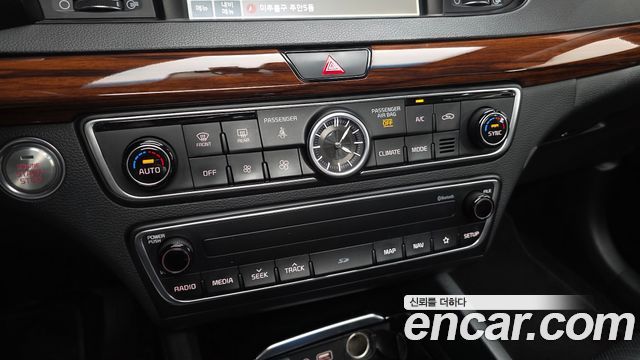 Kia K7 2017 — photo 23
