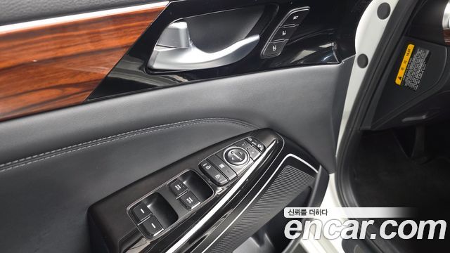 Kia K7 2017 — photo 24