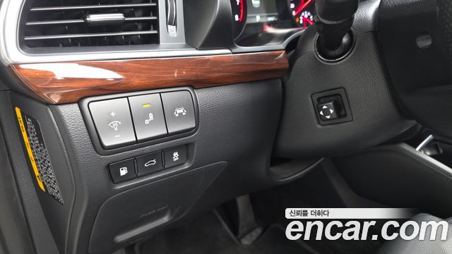 Kia K7 2017 — photo 25
