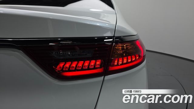 Kia K7 2017 — photo 9