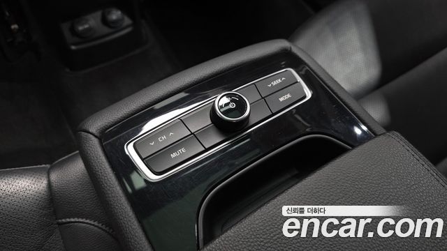 Kia K7 2017 — photo 35