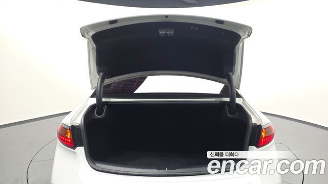Kia K7 2017 — photo 36