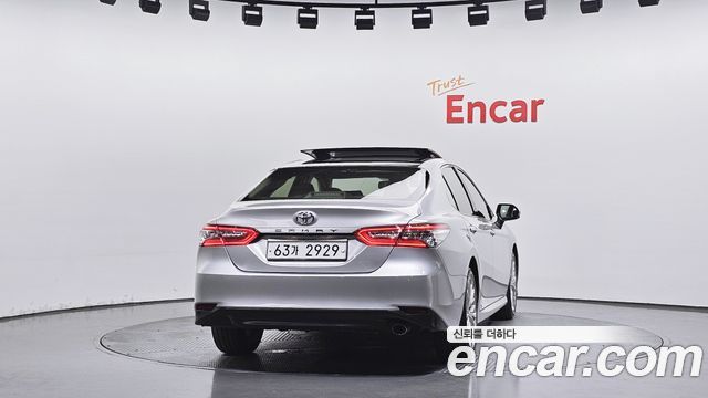 Toyota Camry 2018 — photo 4