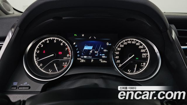 Toyota Camry 2018 — photo 11