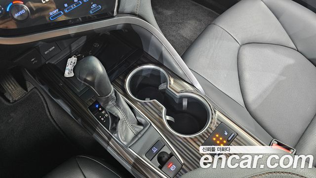 Toyota Camry 2018 — photo 12