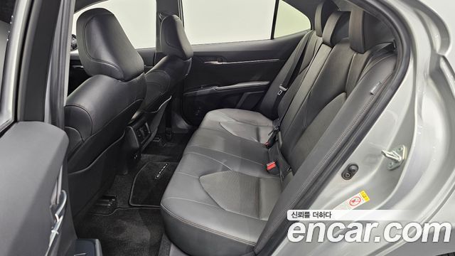 Toyota Camry 2018 — photo 18