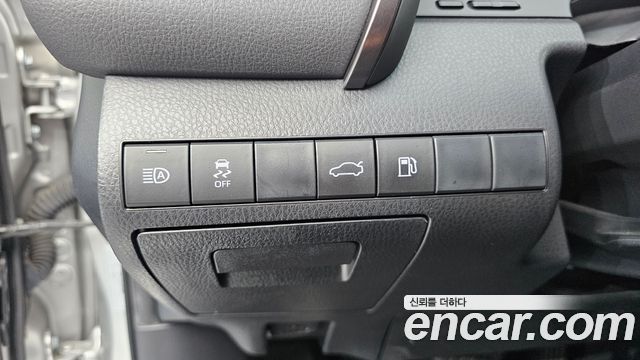 Toyota Camry 2018 — photo 25