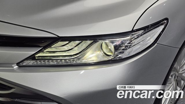 Toyota Camry 2018 — photo 8