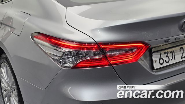 Toyota Camry 2018 — photo 9