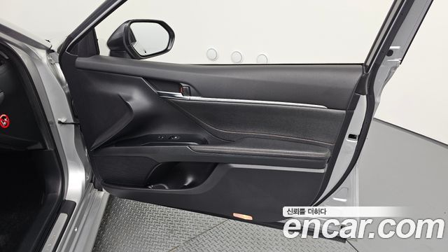Toyota Camry 2018 — photo 14