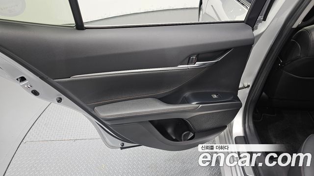 Toyota Camry 2018 — photo 15