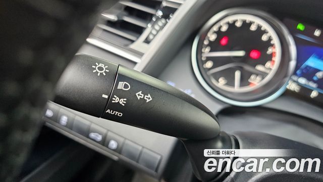 Toyota Camry 2018 — photo 28