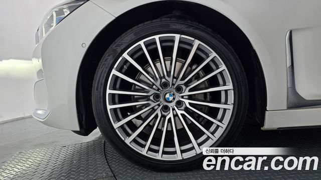 BMW 7-Series 2022 — photo 5