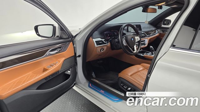 BMW 7-Series 2022 — photo 10