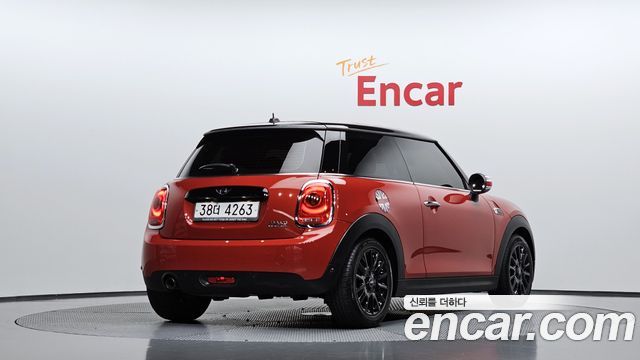 Mini Cooper 2017 — photo 2