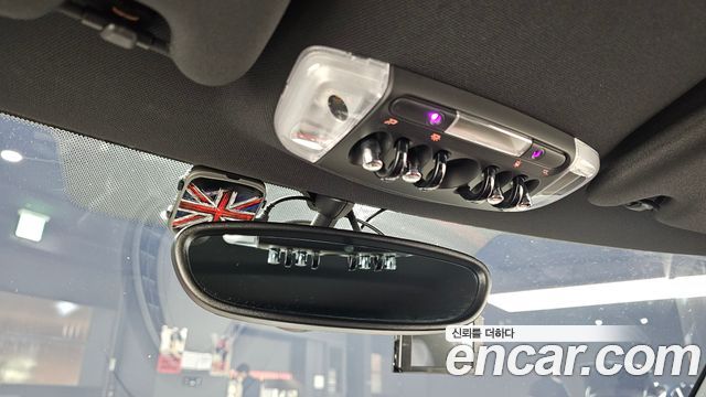 Mini Cooper 2017 — photo 17