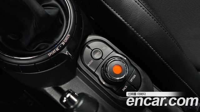 Mini Cooper 2017 — photo 18
