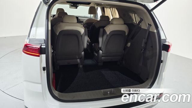 Kia Canival 2023 — photo 25