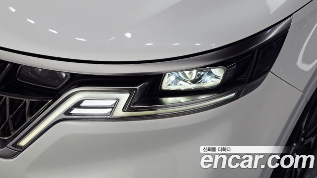Kia Canival 2023 — photo 8