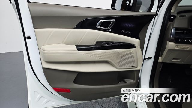 Kia Canival 2023 — photo 14
