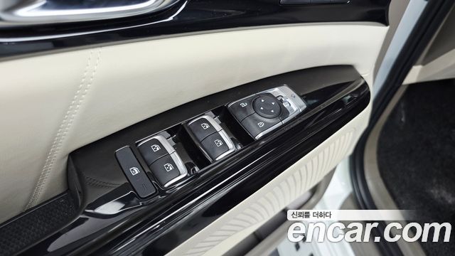 Kia Canival 2023 — photo 30
